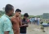 নদীতে ভেসে গেছে সন্তানরা, তীরে দাঁড়িয়ে লাশের অপেক্ষায় বাবা